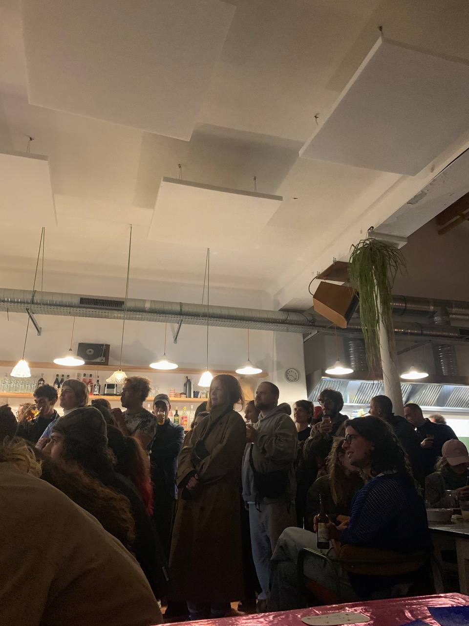 ØK KÜLT — concert crowd